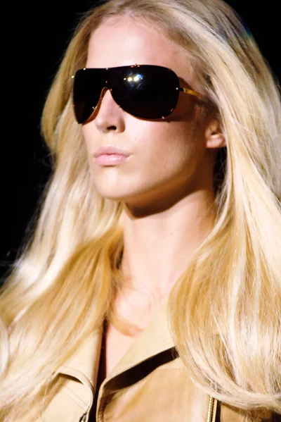 Look 3